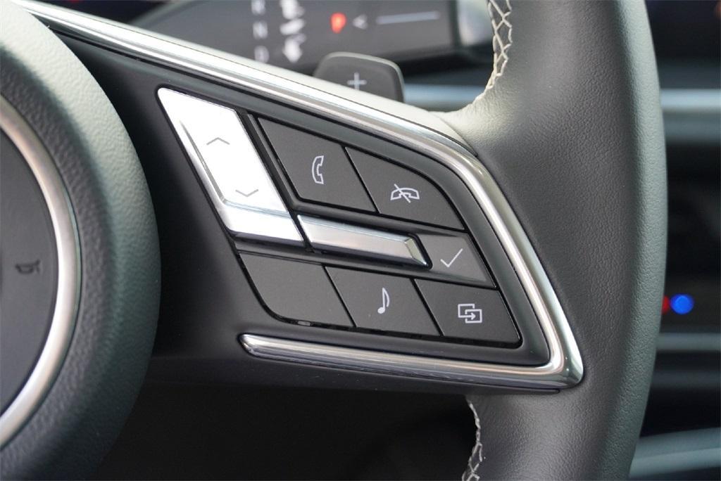 used 2025 Buick Envision car, priced at $28,100