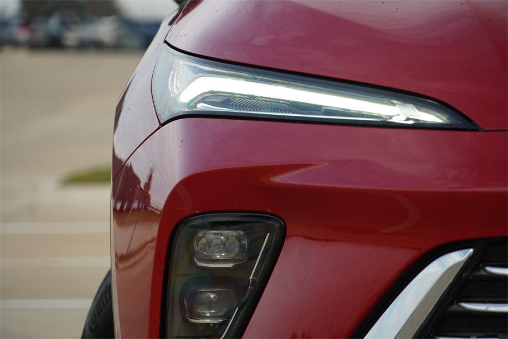 used 2025 Buick Envision car, priced at $28,100