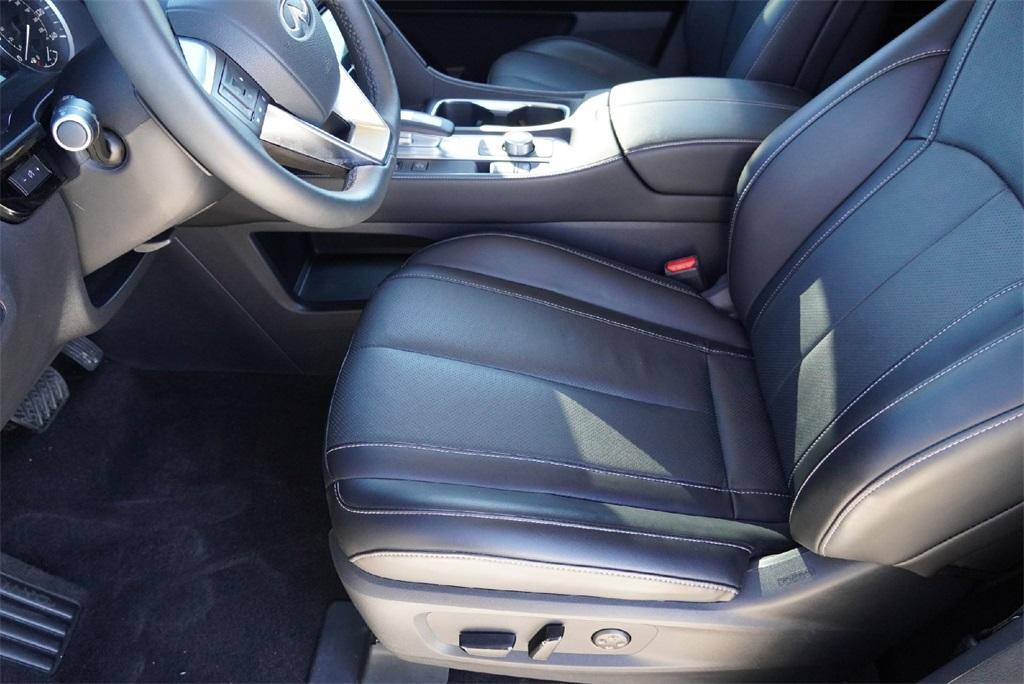 used 2025 INFINITI QX60 car, priced at $37,900