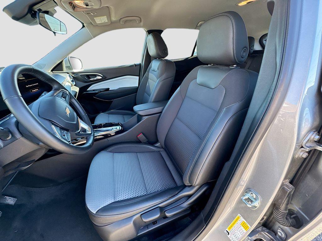 used 2025 Chevrolet Trax car, priced at $19,999