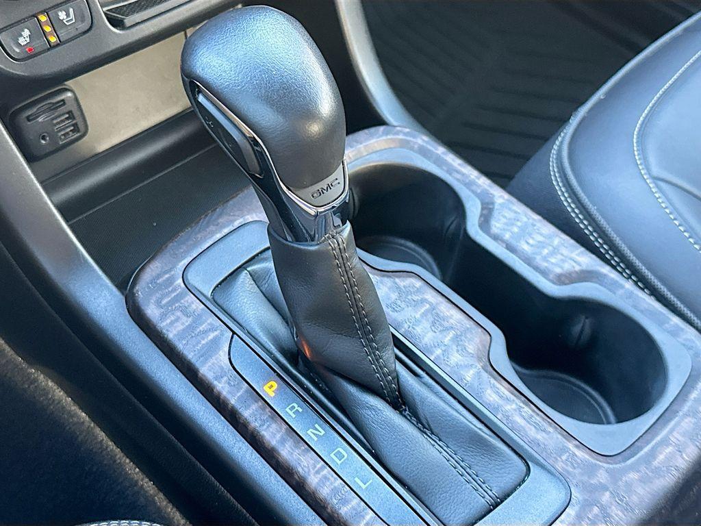 used 2022 GMC Canyon car, priced at $33,998