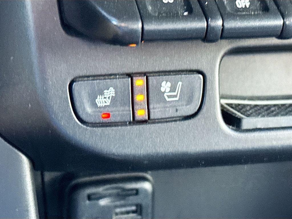 used 2022 GMC Canyon car, priced at $33,998