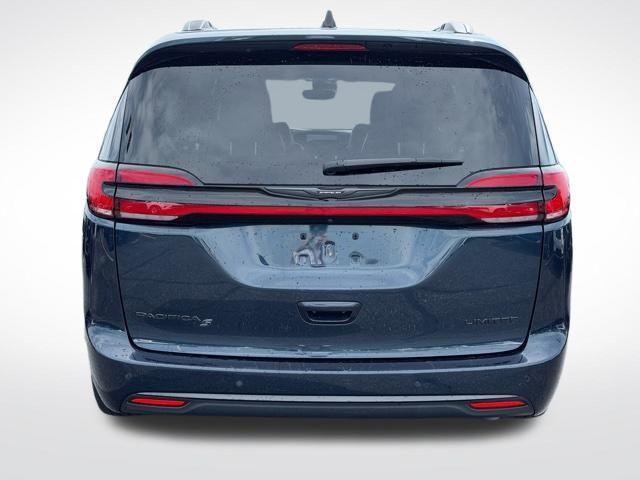 used 2025 Chrysler Pacifica car, priced at $36,164