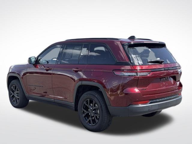used 2025 Jeep Grand Cherokee car, priced at $34,304
