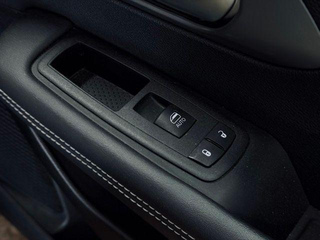 used 2025 Chrysler Pacifica car, priced at $29,304