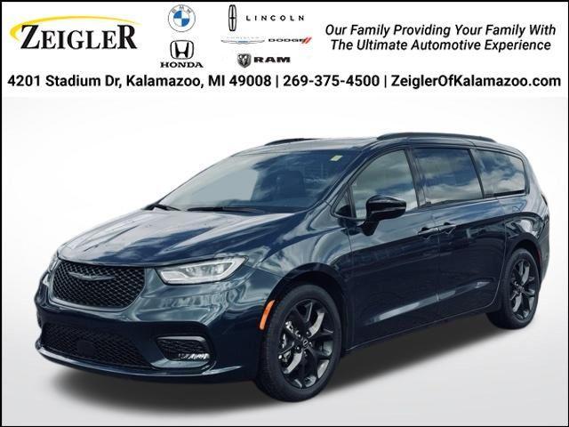 used 2025 Chrysler Pacifica car, priced at $38,748