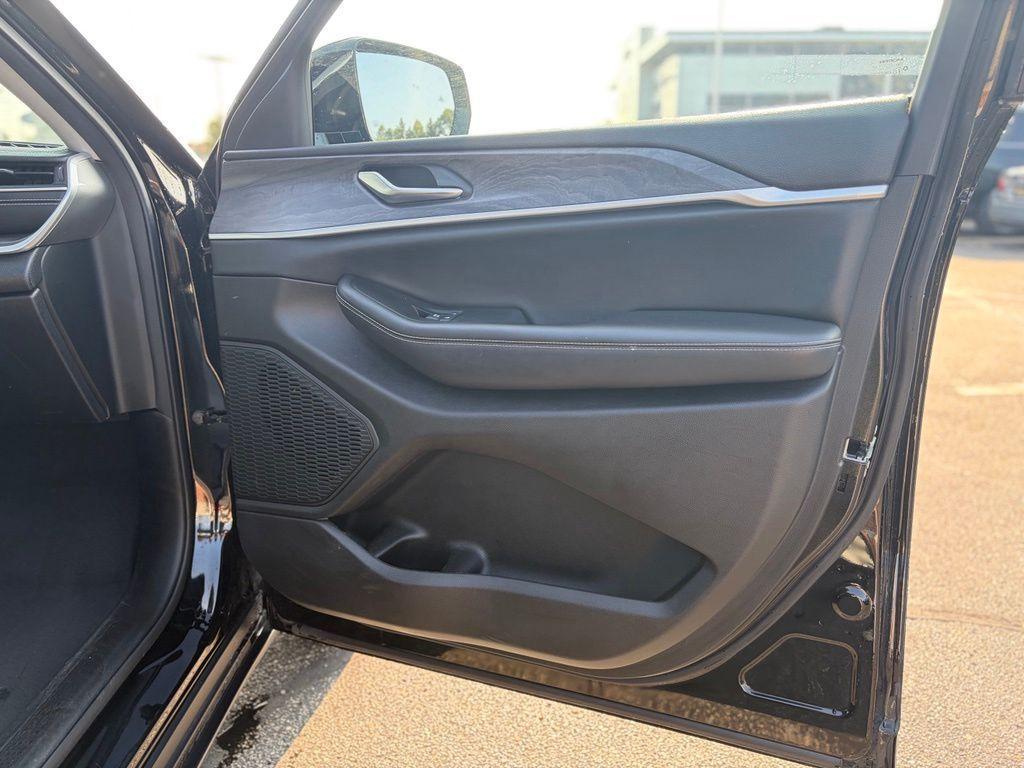 used 2023 Jeep Grand Cherokee L car, priced at $31,092