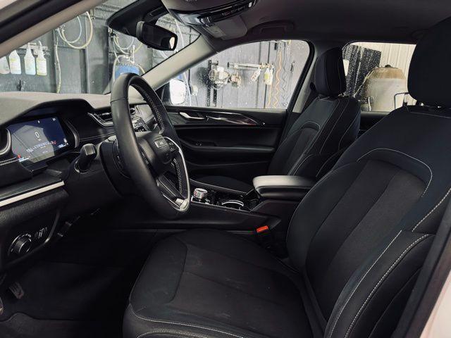 used 2023 Jeep Grand Cherokee car, priced at $28,000