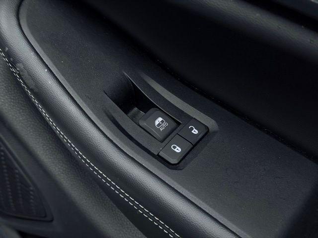 used 2025 Jeep Grand Cherokee car, priced at $34,047