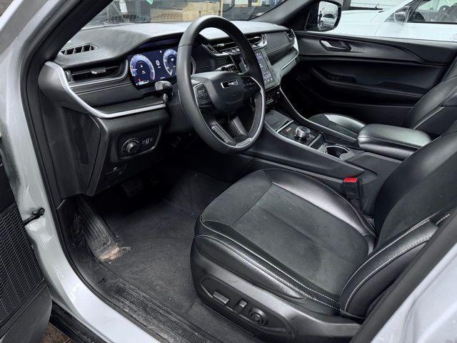 used 2025 Jeep Grand Cherokee car, priced at $34,047
