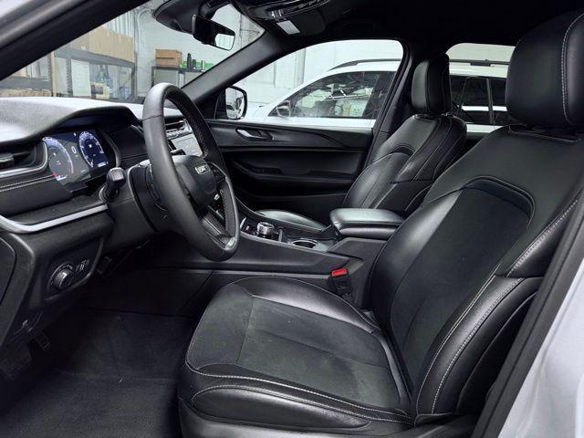 used 2025 Jeep Grand Cherokee car, priced at $34,047