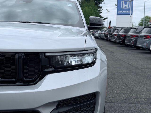 used 2025 Jeep Grand Cherokee car, priced at $34,047