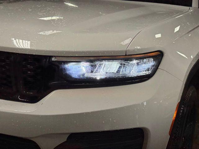 used 2023 Jeep Grand Cherokee car, priced at $29,164