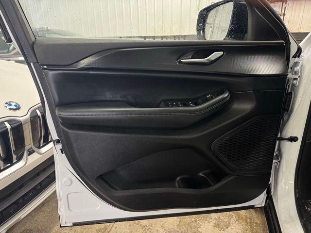 used 2023 Jeep Grand Cherokee car, priced at $29,164