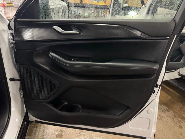 used 2023 Jeep Grand Cherokee car, priced at $29,164