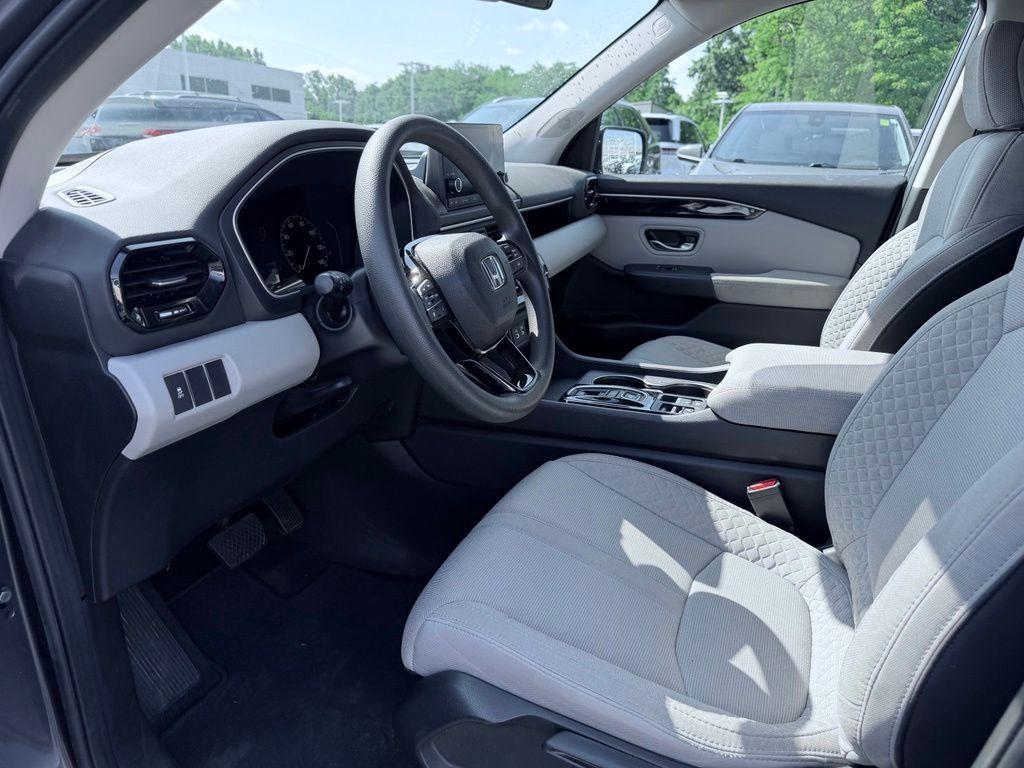 used 2023 Honda Pilot car, priced at $34,304