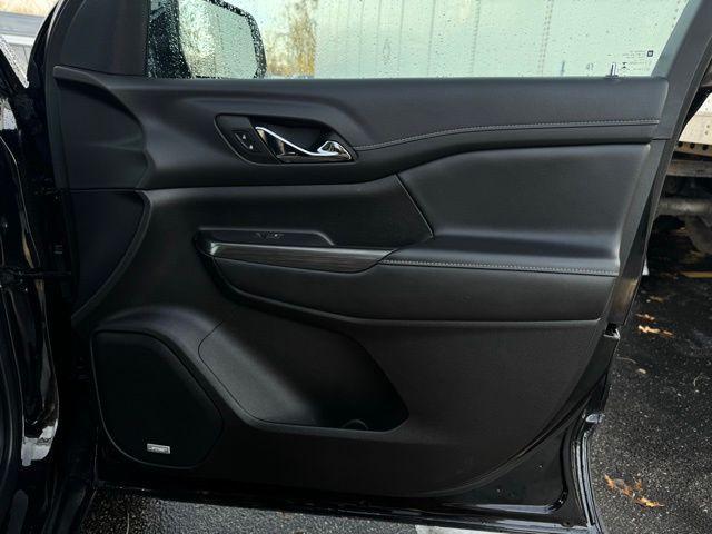 used 2023 GMC Acadia car, priced at $30,000