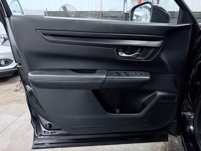 used 2023 Honda CR-V car, priced at $27,000