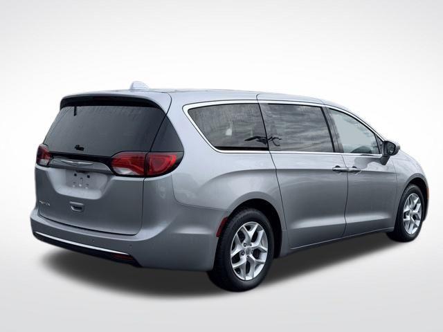 used 2018 Chrysler Pacifica car, priced at $11,804