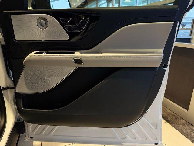 new 2026 Lincoln Aviator car