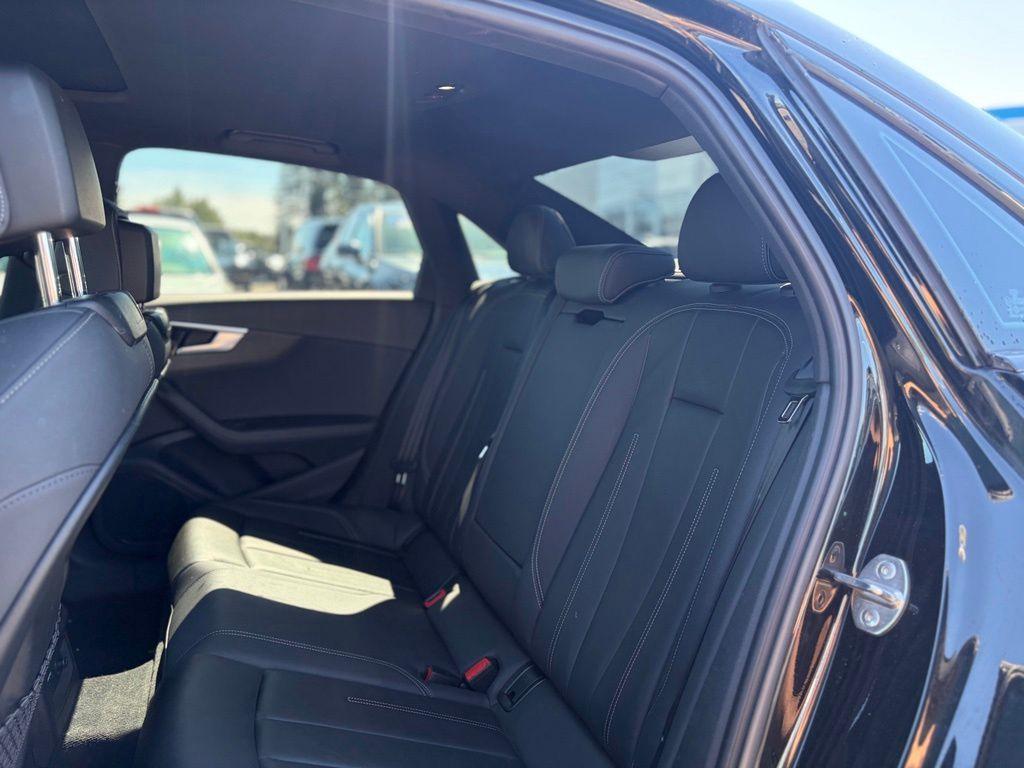 Audi A4 view 9