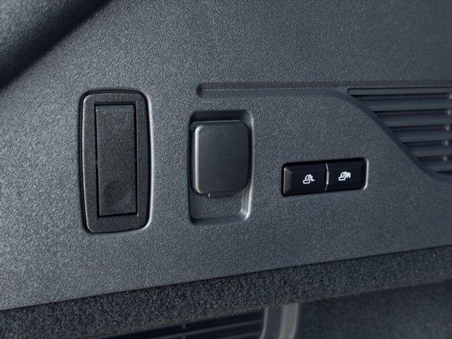 used 2024 Lincoln Nautilus car, priced at $49,304