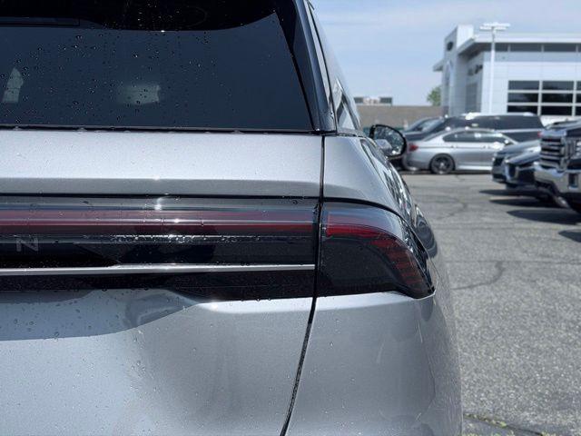 used 2024 Lincoln Nautilus car, priced at $49,304
