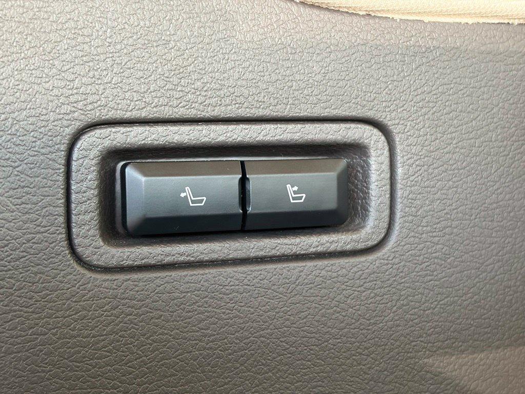 used 2023 Lincoln Navigator car, priced at $51,304