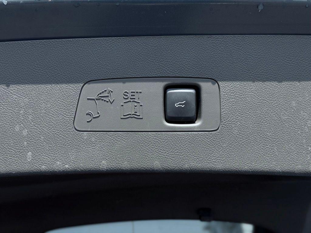 used 2023 Lincoln Corsair car, priced at $35,804