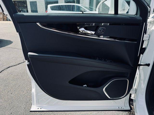 used 2023 Lincoln Nautilus car, priced at $32,304