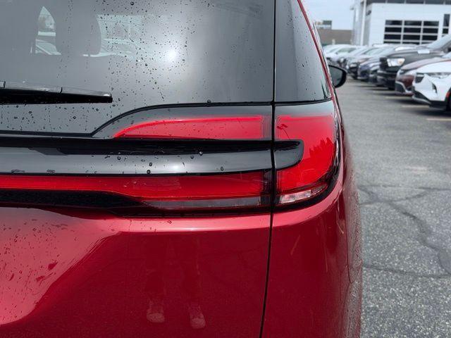 used 2025 Chrysler Pacifica car, priced at $36,048