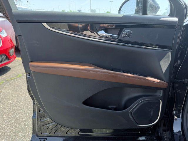 used 2022 Lincoln Nautilus car, priced at $33,156