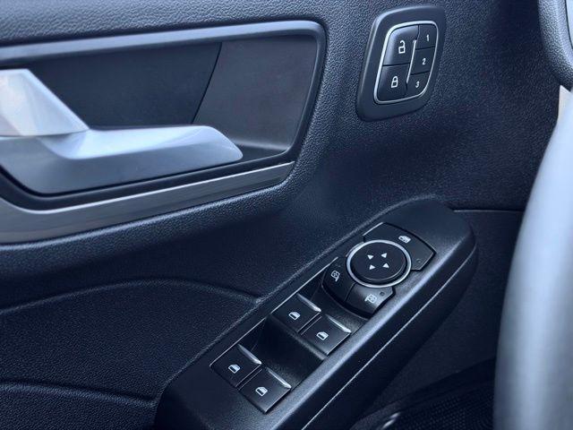 used 2022 Ford Escape car, priced at $21,033