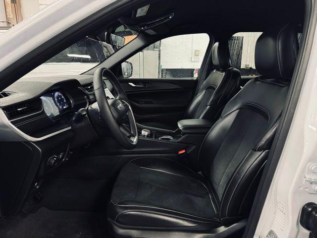 used 2025 Jeep Grand Cherokee car, priced at $33,624