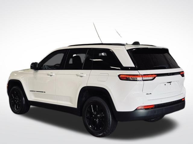 used 2025 Jeep Grand Cherokee car, priced at $33,624