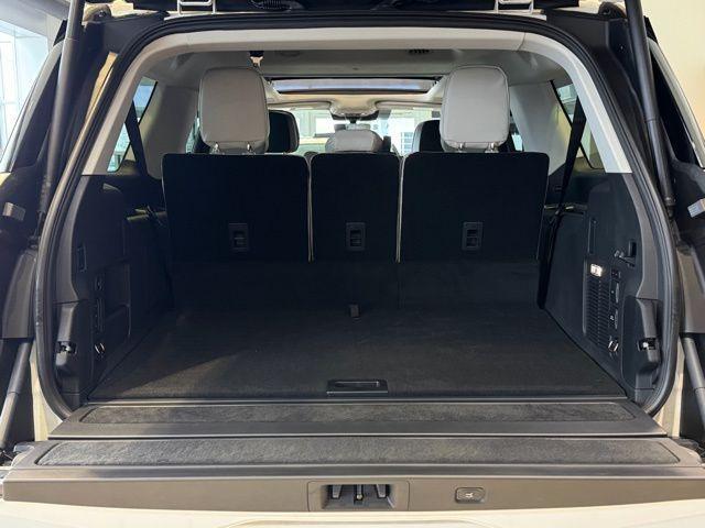 new 2026 Lincoln Navigator car, priced at $109,645
