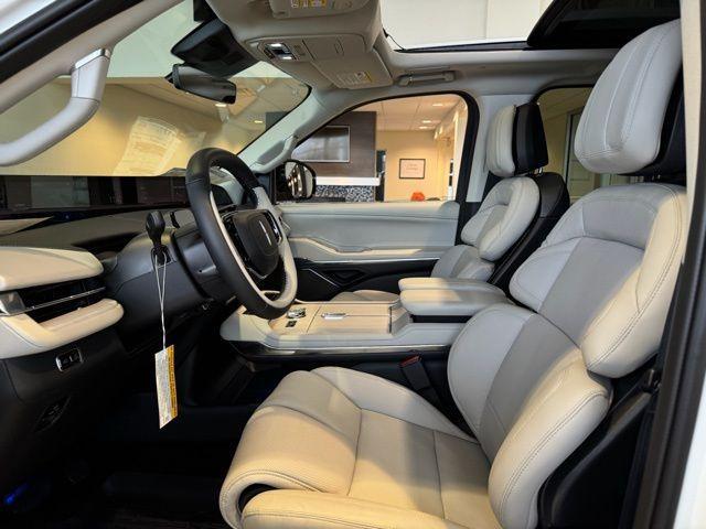 new 2026 Lincoln Navigator car, priced at $109,645