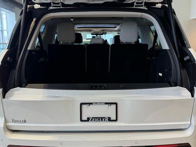 new 2026 Lincoln Navigator car, priced at $109,645