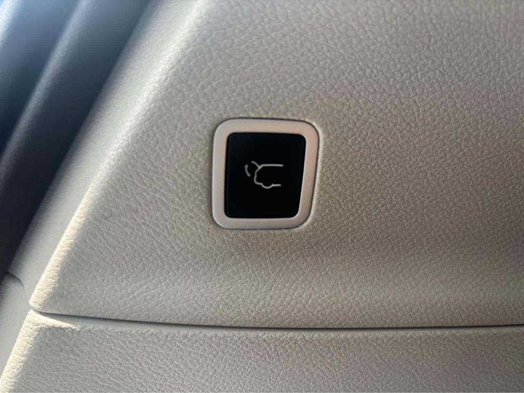 used 2024 Chrysler Pacifica car, priced at $28,999
