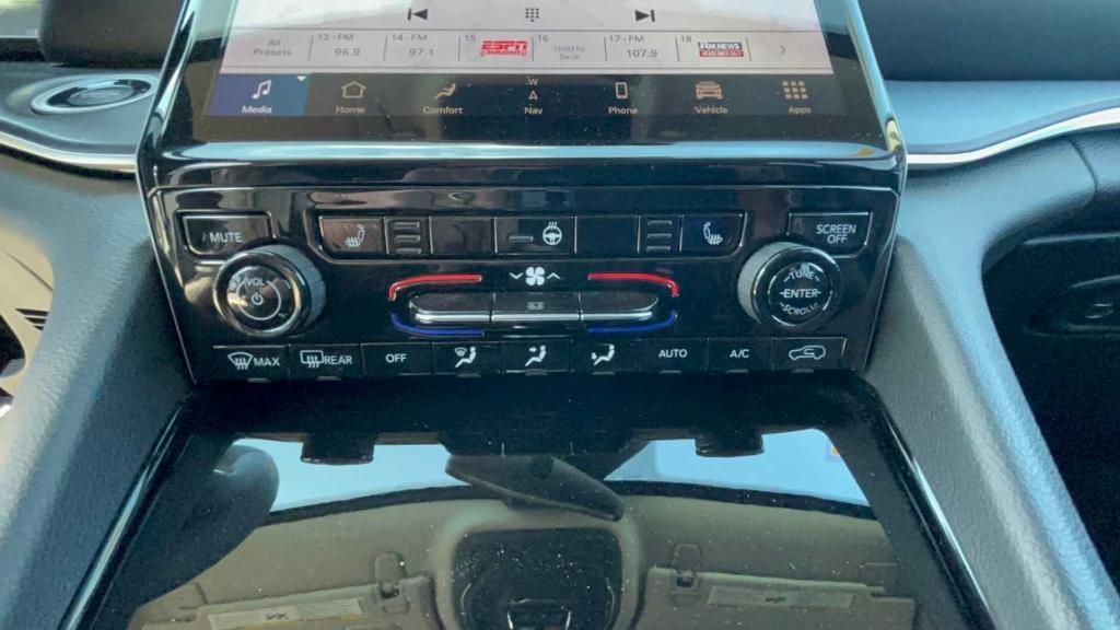 used 2023 Jeep Grand Cherokee car, priced at $33,474