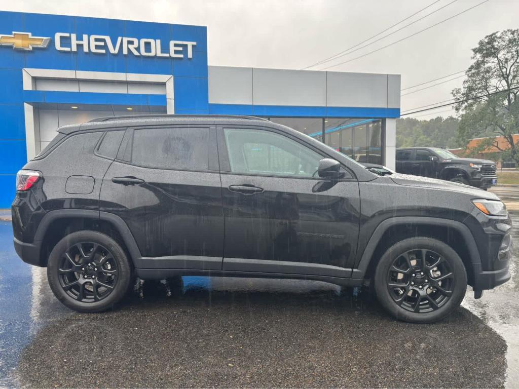 used 2022 Jeep Compass car, priced at $22,975