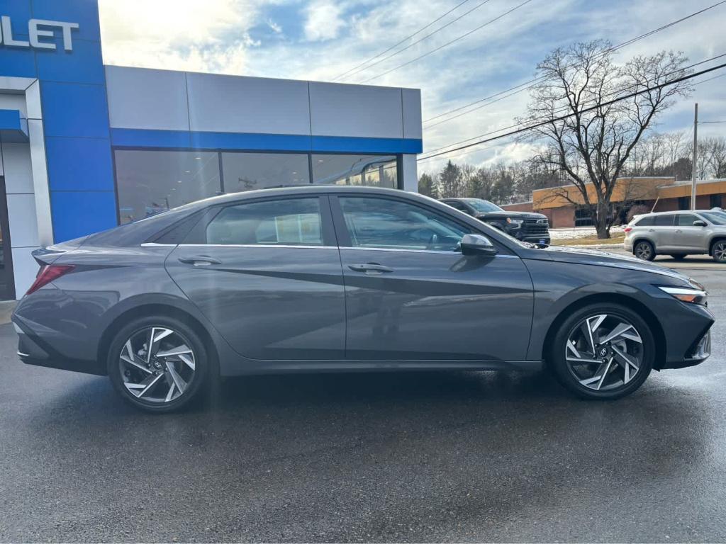 used 2025 Hyundai Elantra car, priced at $20,975