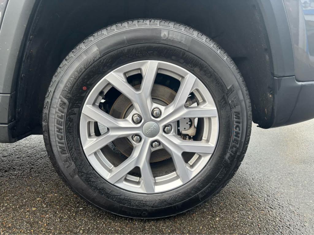 used 2022 Jeep Grand Cherokee car, priced at $29,975