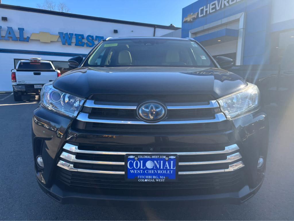 used 2018 Toyota Highlander Hybrid car, priced at $23,975