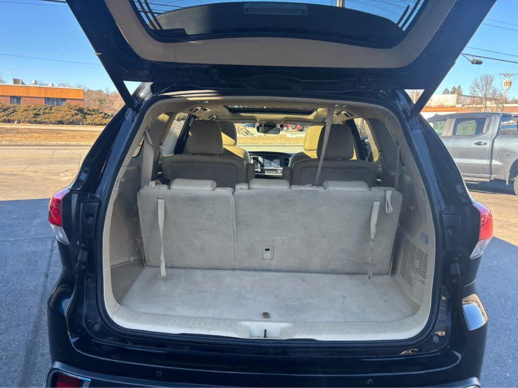 used 2018 Toyota Highlander Hybrid car, priced at $23,975