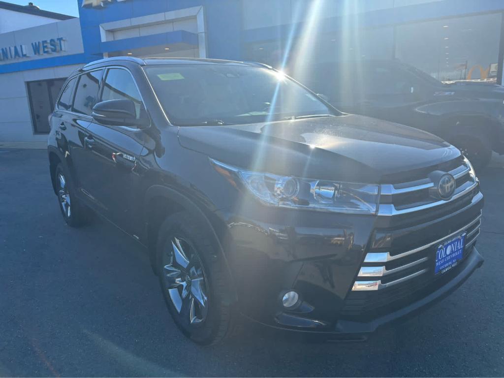 used 2018 Toyota Highlander Hybrid car, priced at $23,975