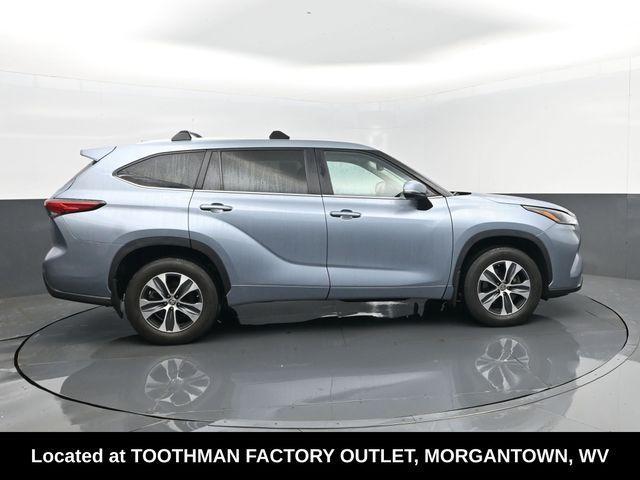 used 2023 Toyota Highlander car, priced at $33,772
