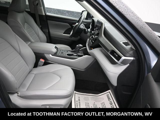 used 2023 Toyota Highlander car, priced at $33,772