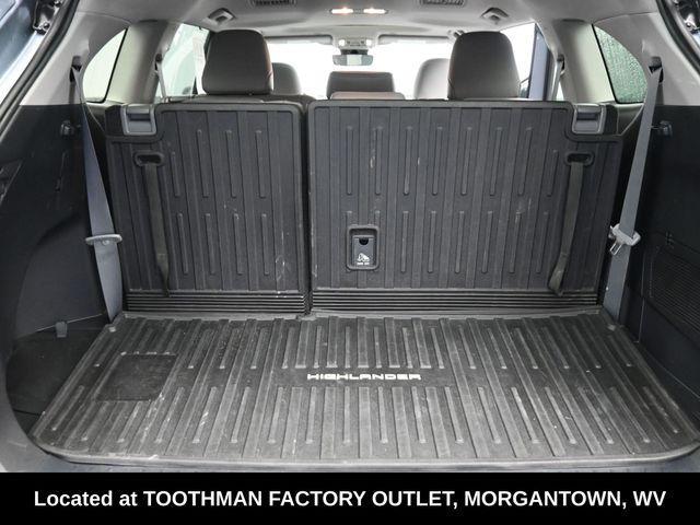 used 2023 Toyota Highlander car, priced at $33,772