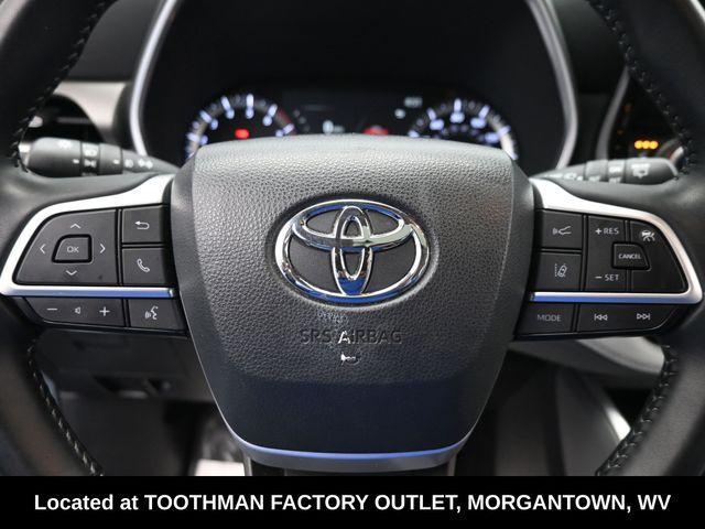 used 2023 Toyota Highlander car, priced at $33,772